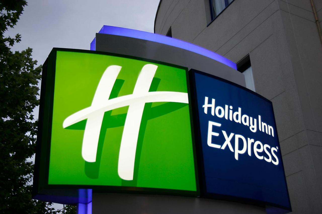 Holiday Inn Express San Sebastian De Los Reyes By Ihg Esterno foto