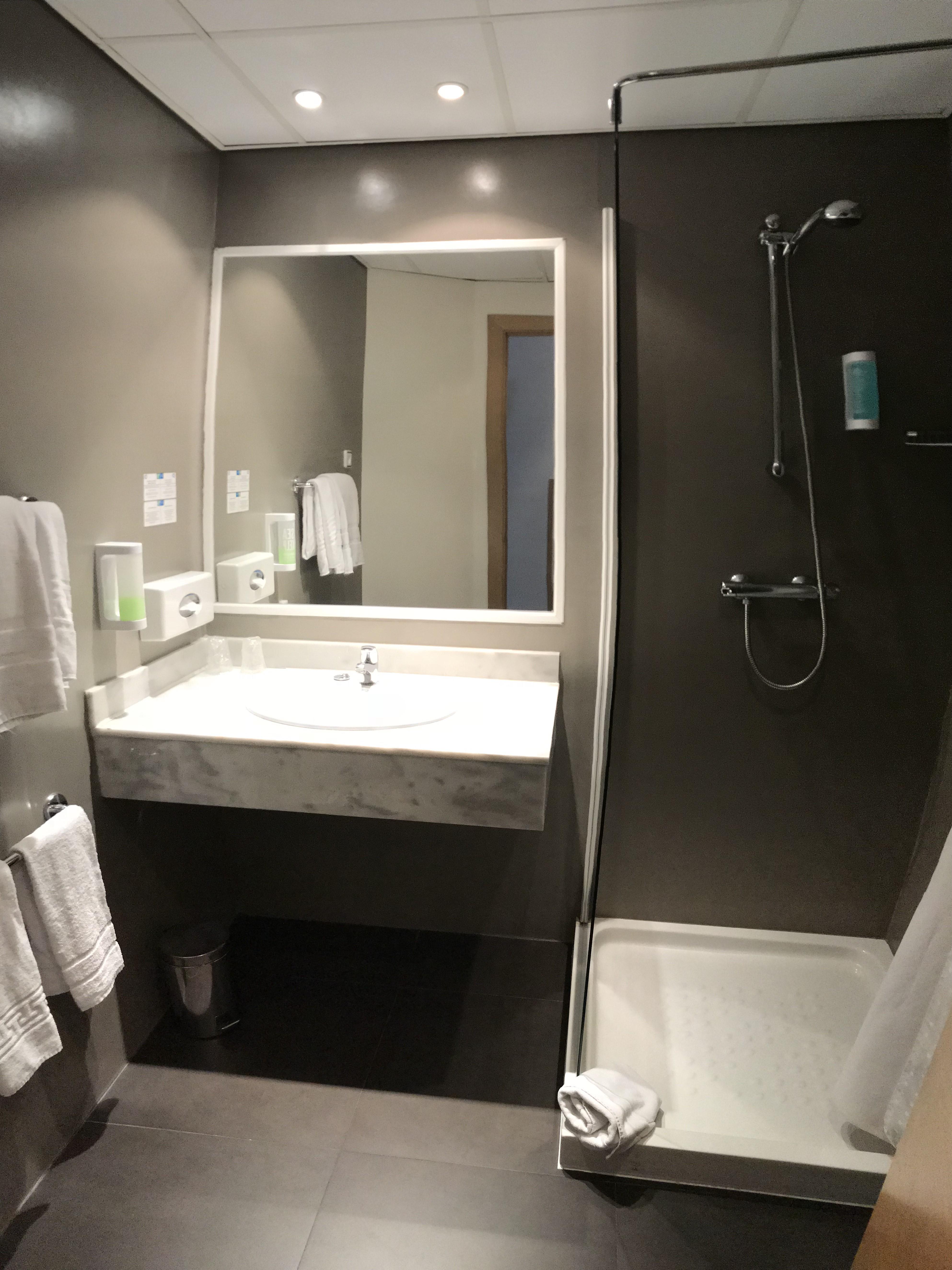 Holiday Inn Express San Sebastian De Los Reyes By Ihg Esterno foto