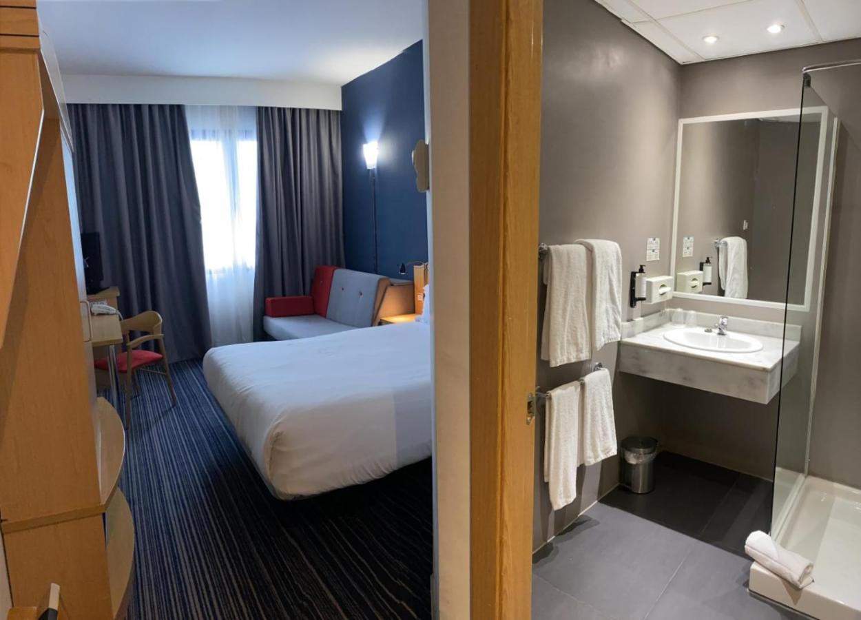 Holiday Inn Express San Sebastian De Los Reyes By Ihg Esterno foto