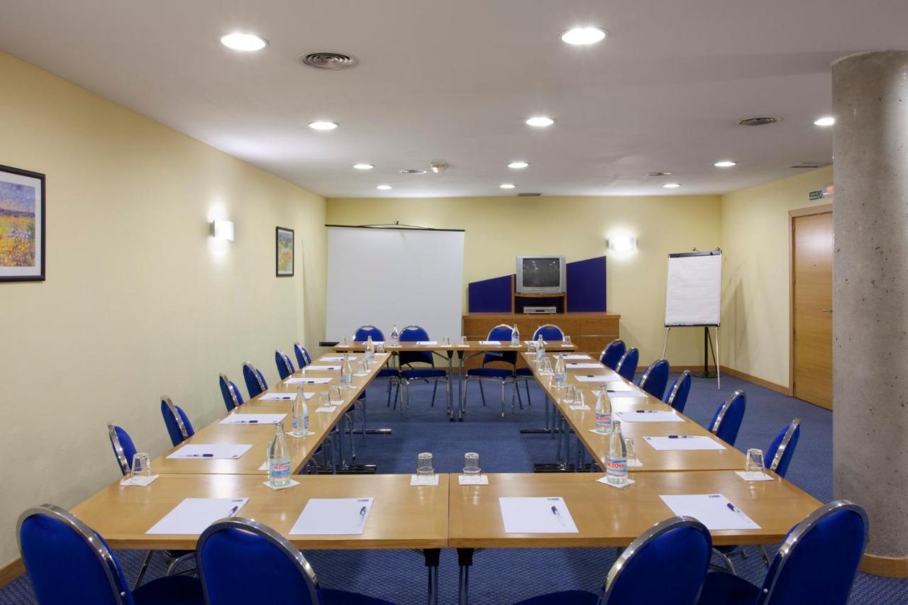 Holiday Inn Express San Sebastian De Los Reyes By Ihg Esterno foto