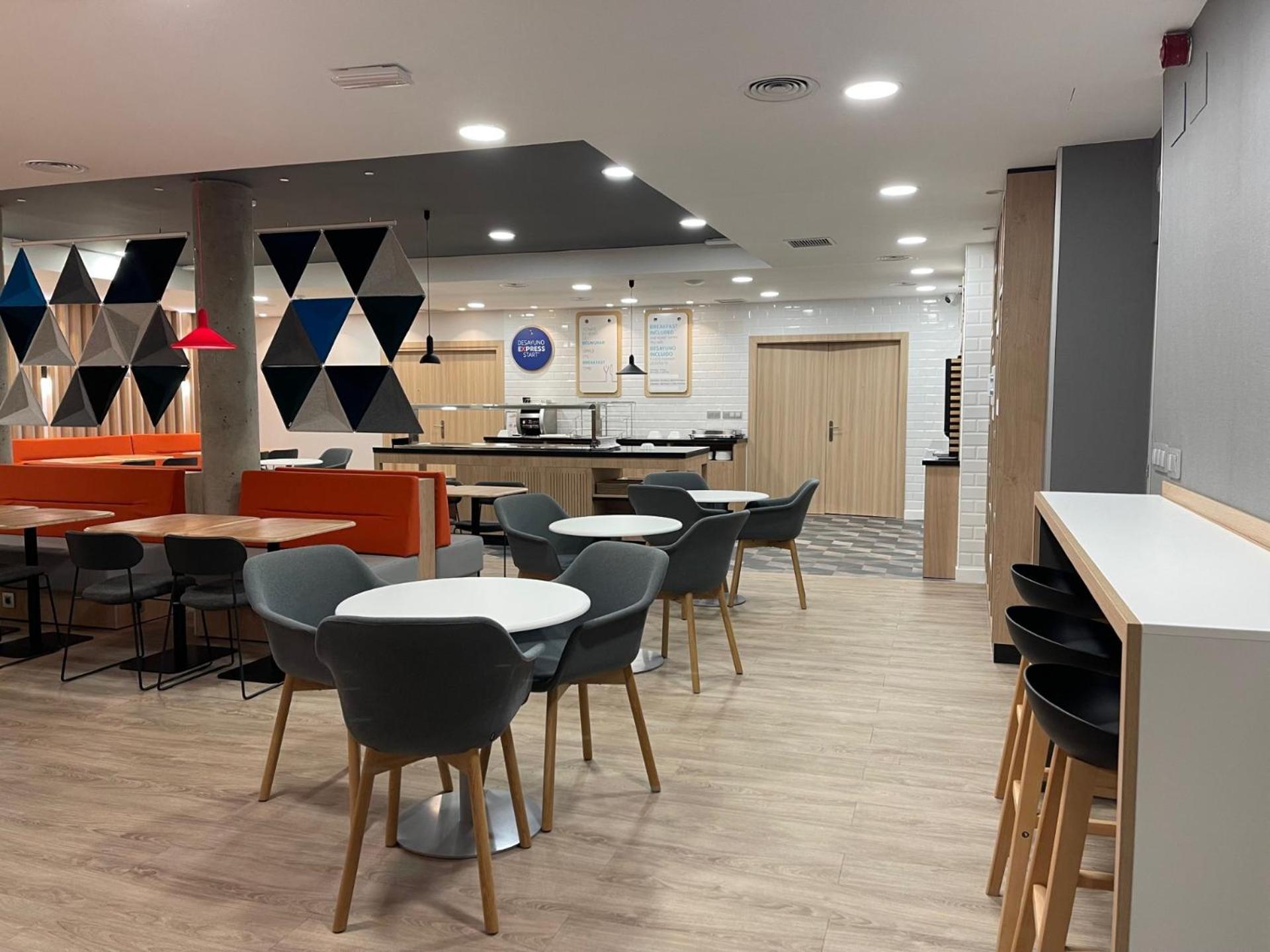 Holiday Inn Express San Sebastian De Los Reyes By Ihg Esterno foto