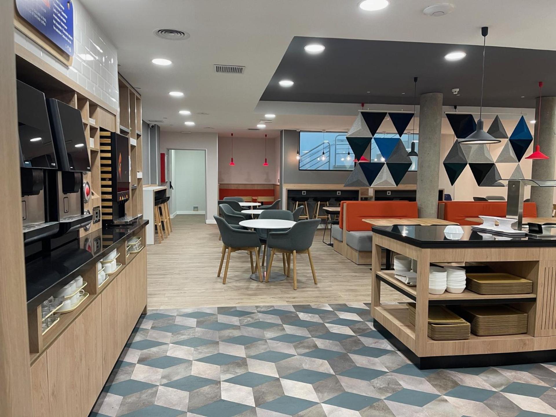Holiday Inn Express San Sebastian De Los Reyes By Ihg Esterno foto