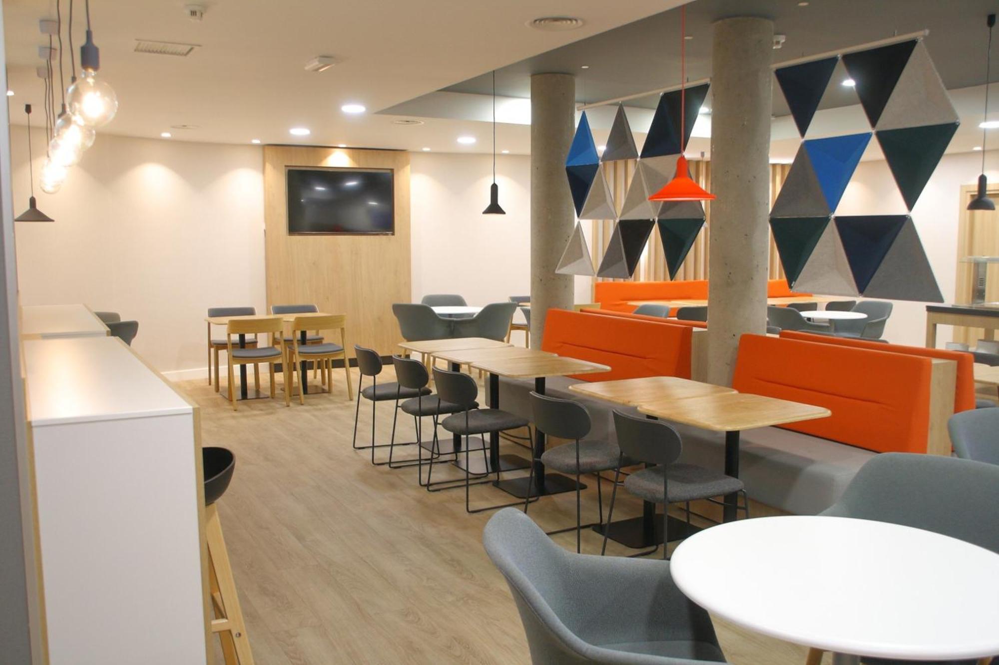 Holiday Inn Express San Sebastian De Los Reyes By Ihg Esterno foto