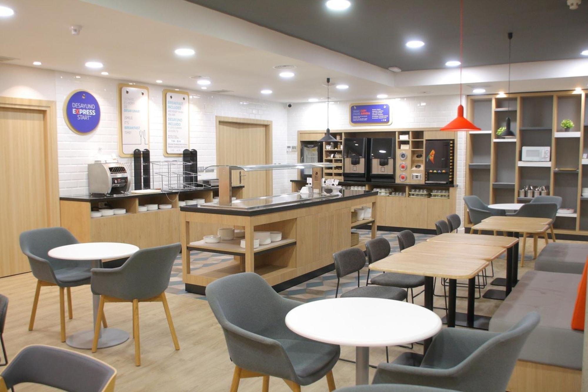Holiday Inn Express San Sebastian De Los Reyes By Ihg Esterno foto