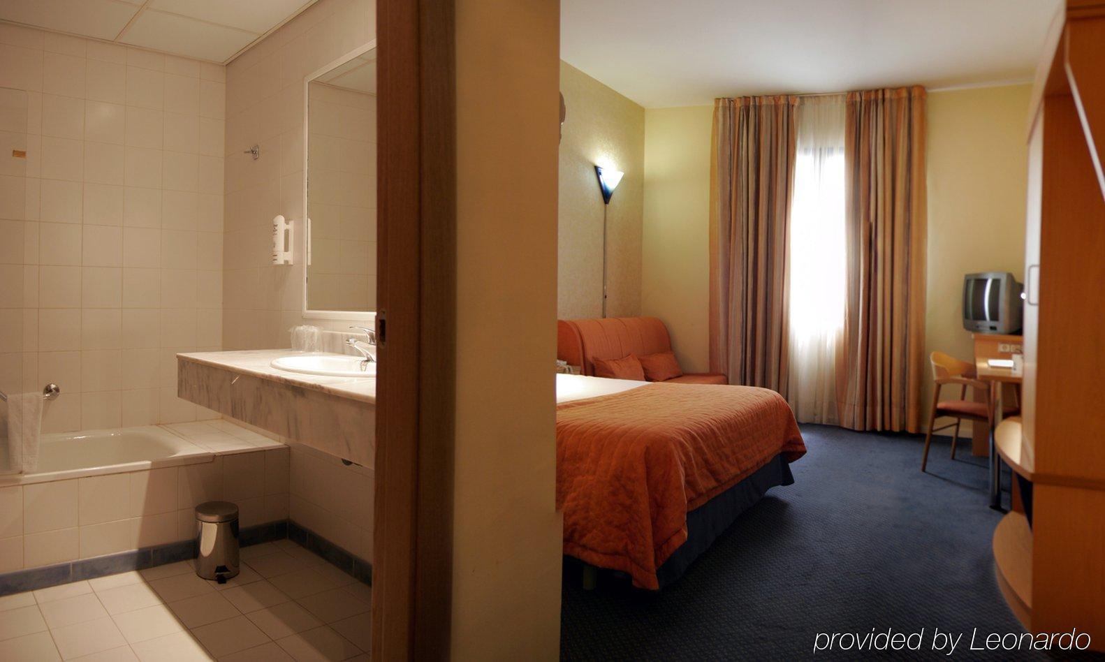 Holiday Inn Express San Sebastian De Los Reyes By Ihg Camera foto