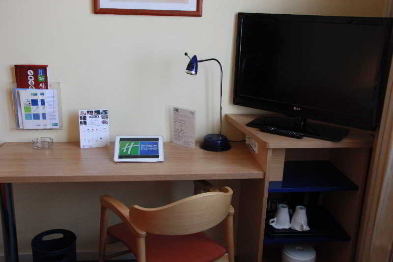Holiday Inn Express San Sebastian De Los Reyes By Ihg Esterno foto