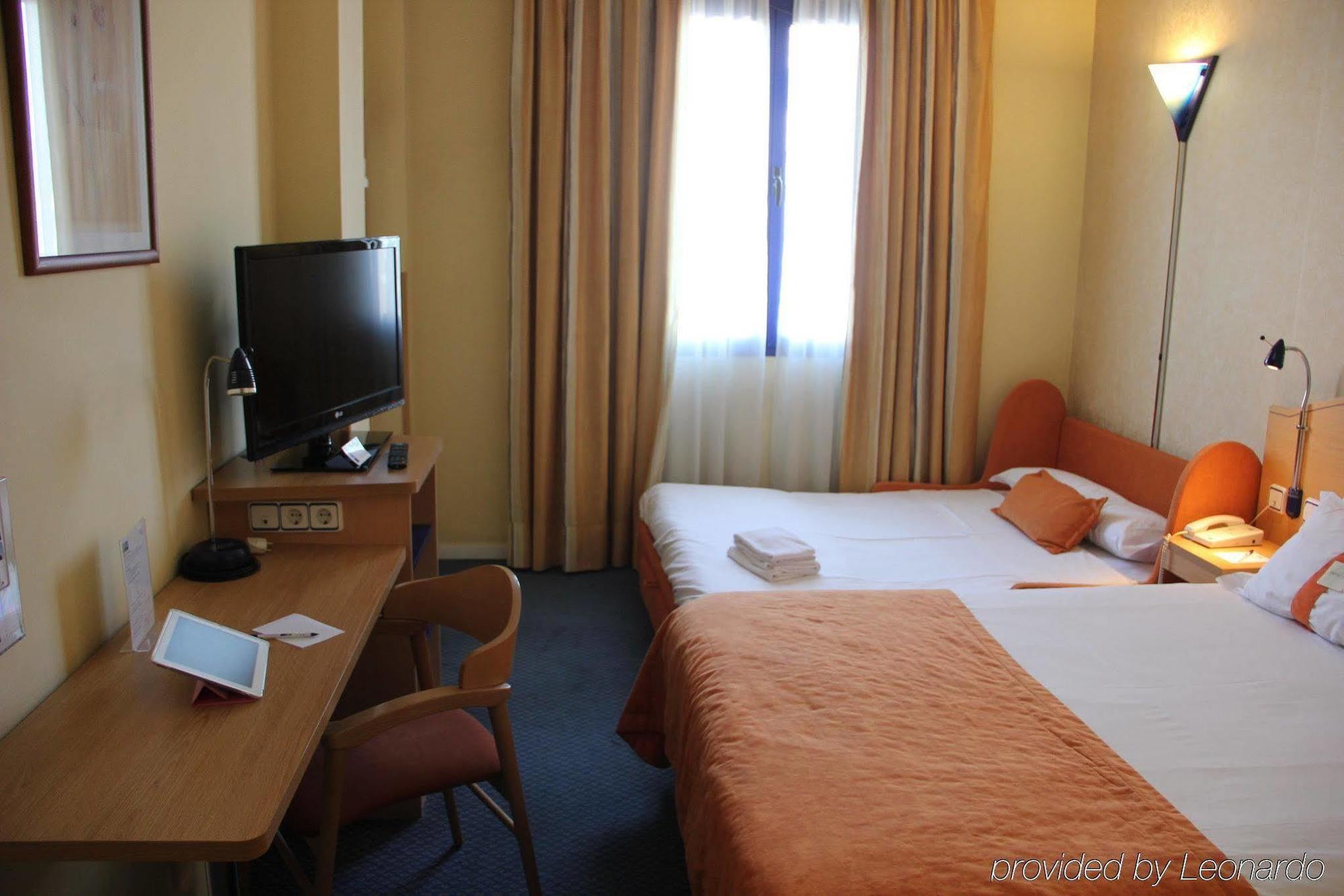 Holiday Inn Express San Sebastian De Los Reyes By Ihg Esterno foto