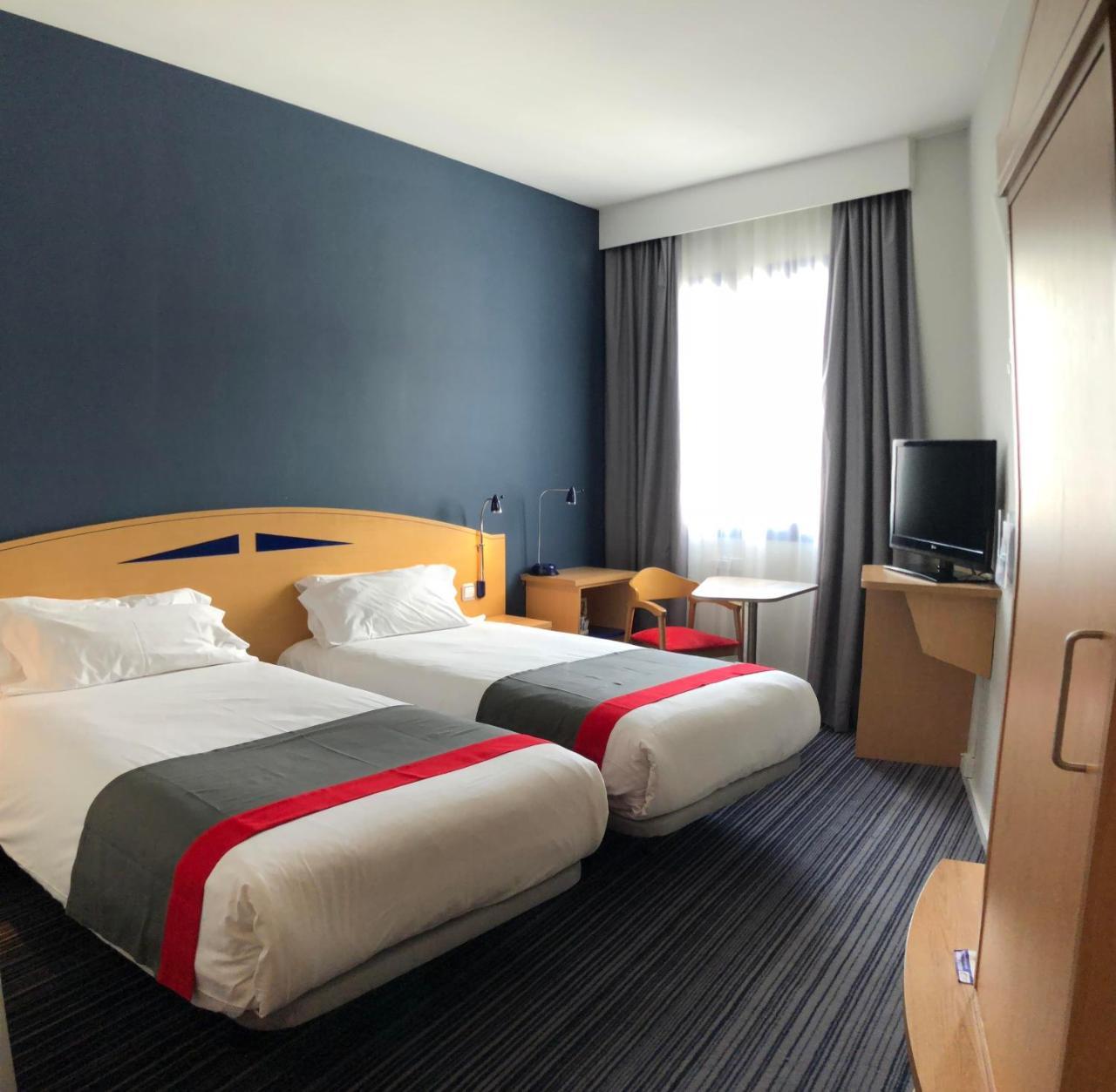 Holiday Inn Express San Sebastian De Los Reyes By Ihg Esterno foto