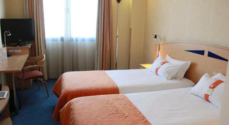 Holiday Inn Express San Sebastian De Los Reyes By Ihg Esterno foto